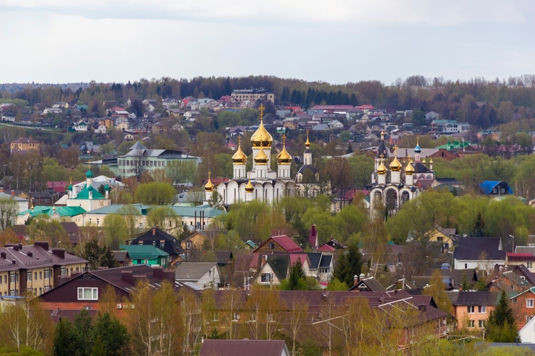 10 малых городов России, где время застыло: русалки, пряники и котлеты Пушкина