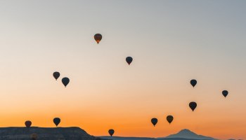 Каппадокия против Гавайев: Где найти самый эпичный закат в 2025?
