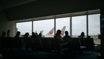 Турки подвели: туристы в аэропортах сутки ждут вылета, а Turkish Airlines молчит