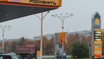 Канистра = уверенность: автотуристы в РФ снова в очереди за бензином
