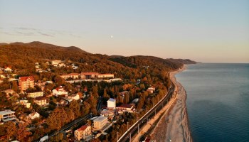 Туапсе горит: туристы срочно меняют Черное море на Белое