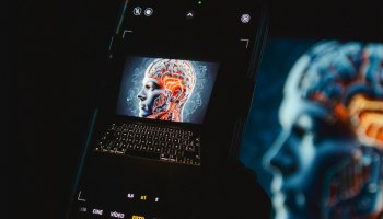 Нейросети &laquo;не видят&raquo; туроператоров: ИИ советует отели вместо готовых туров