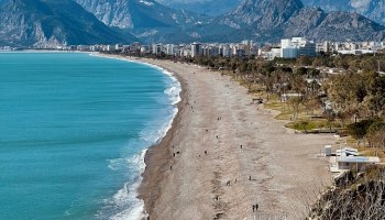 Россияне спасают турецкий сезон: в июле +6,9%, Анталья в лидерах Россияне спасают турецкий сезон: в июле +6,9%, Анталья в лидерах