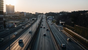 Лобовое столкновение: 13 туристов пострадали в очередном ДТП на турецких курортах