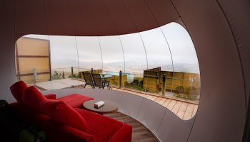 Отели-призраки, дворцы из крепостей и монастыри люкс: Prix Versailles 2026 удивил мир