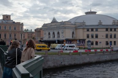 Гид на сцену: в Питере нашли способ не брать кота в мешке