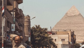 Египет перешел на электронные визы: код вместо очереди, но пока только в Каире