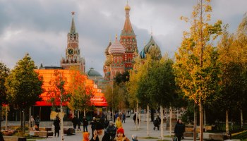 Иностранцы в Москве тратят в 4,5 раза больше россиян: на что уходят 200 тысяч?