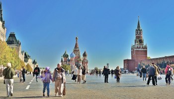 Лето-2026: почему россияне стали меньше ездить по стране и что их может вернуть в поезда