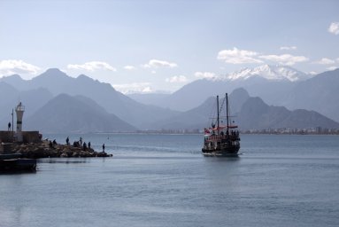 Astoria Grande уходит из Сочи в Анталью: новые маршруты, чартеры и визы Astoria Grande уходит из Сочи в Анталью: новые маршруты, чартеры и визы